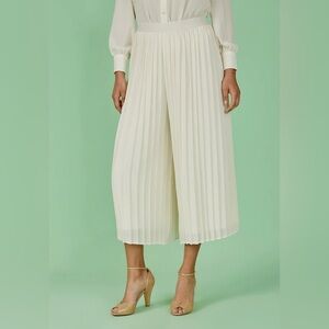 ModCloth Accordion Pleated Ivory Culottes Cropped Pants Sz Medium